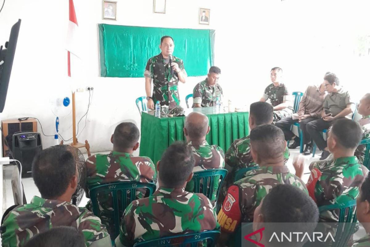 Dandim Ambon tekankan TNI harus netral atasi potensi konflik jelang tahun politik