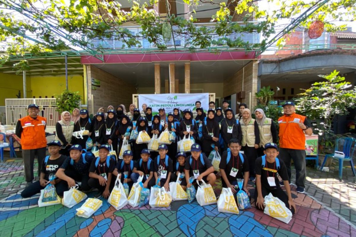 Puluhan anak yatim ikuti pembelajaran di Kampung Edukasi Sampah