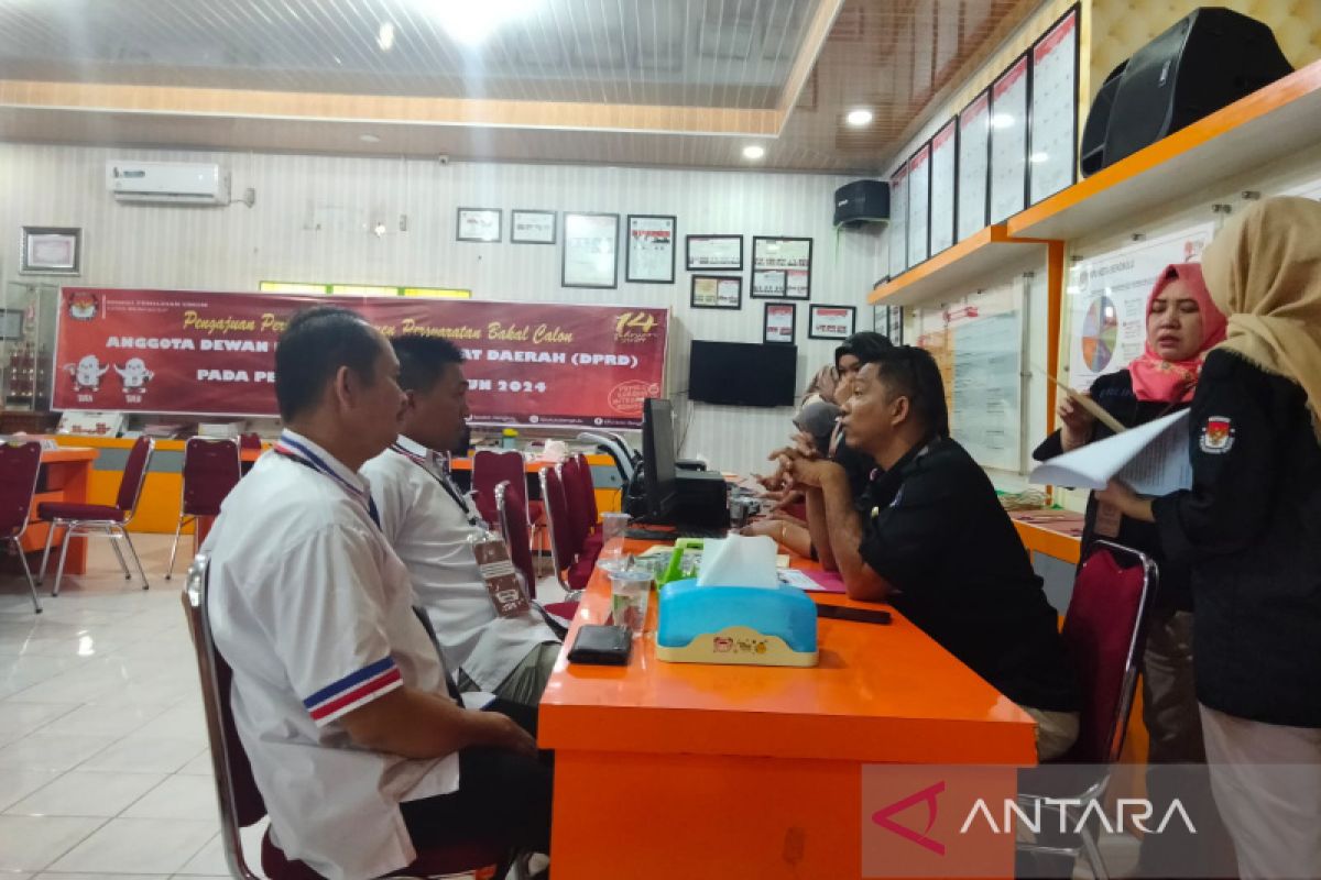 Tujuh parpol serahkan dokumen perbaikan ke KPU Bengkulu