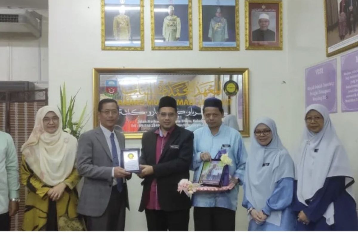7 mahasiswa UIN Suska Riau KKN internasional di Malaysia