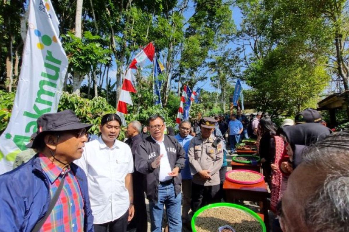 Project Management Opfiice tingkatkan produksi kopi rakyat di Jateng