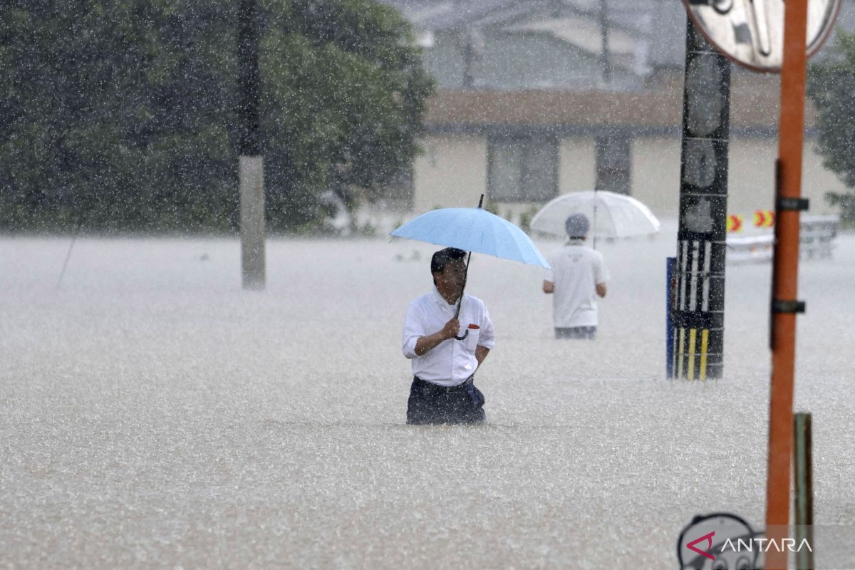 Hujan lebat di barat daya Jepang sebabkan seorang wanita tewas