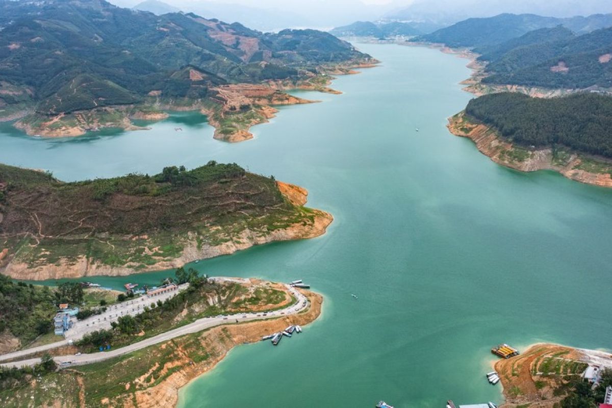 Menengok pemandangan Danau Wanfeng sebagai pembatas ekologis