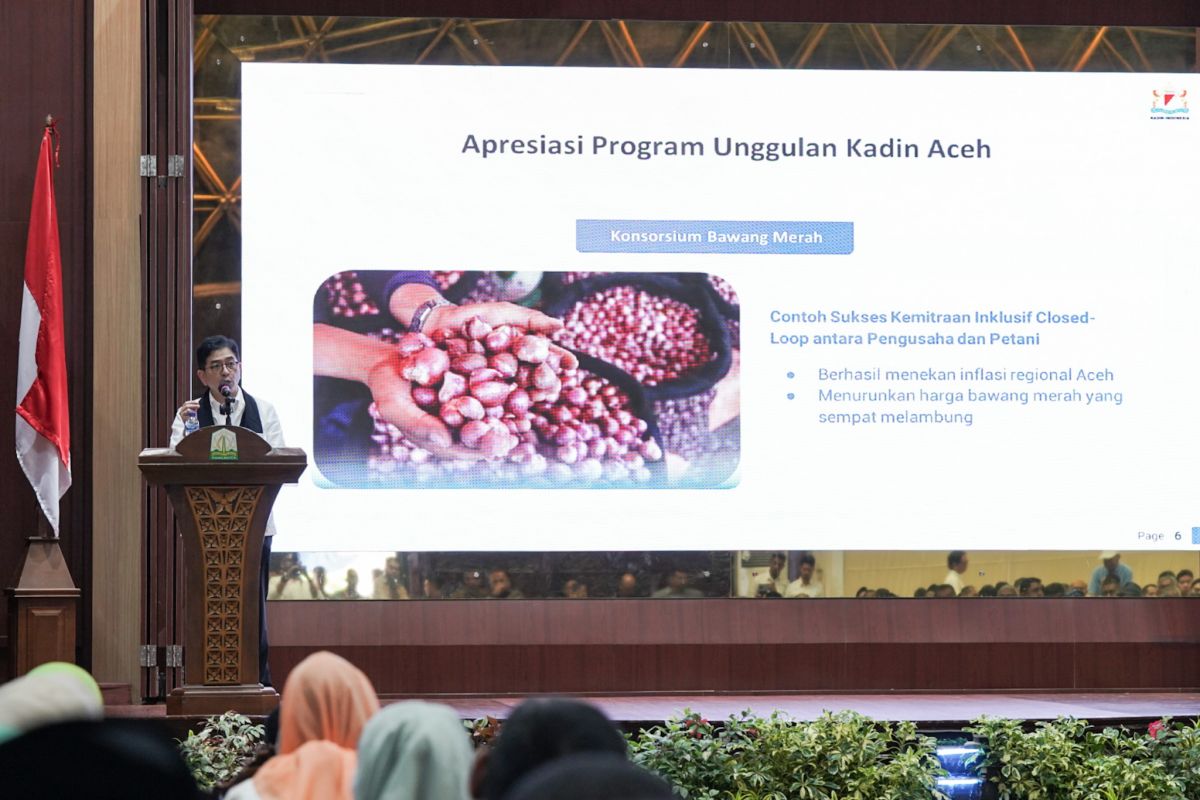 Arsjad Rasjid apresiasi program Kadin Aceh dalam budidaya bawang merah