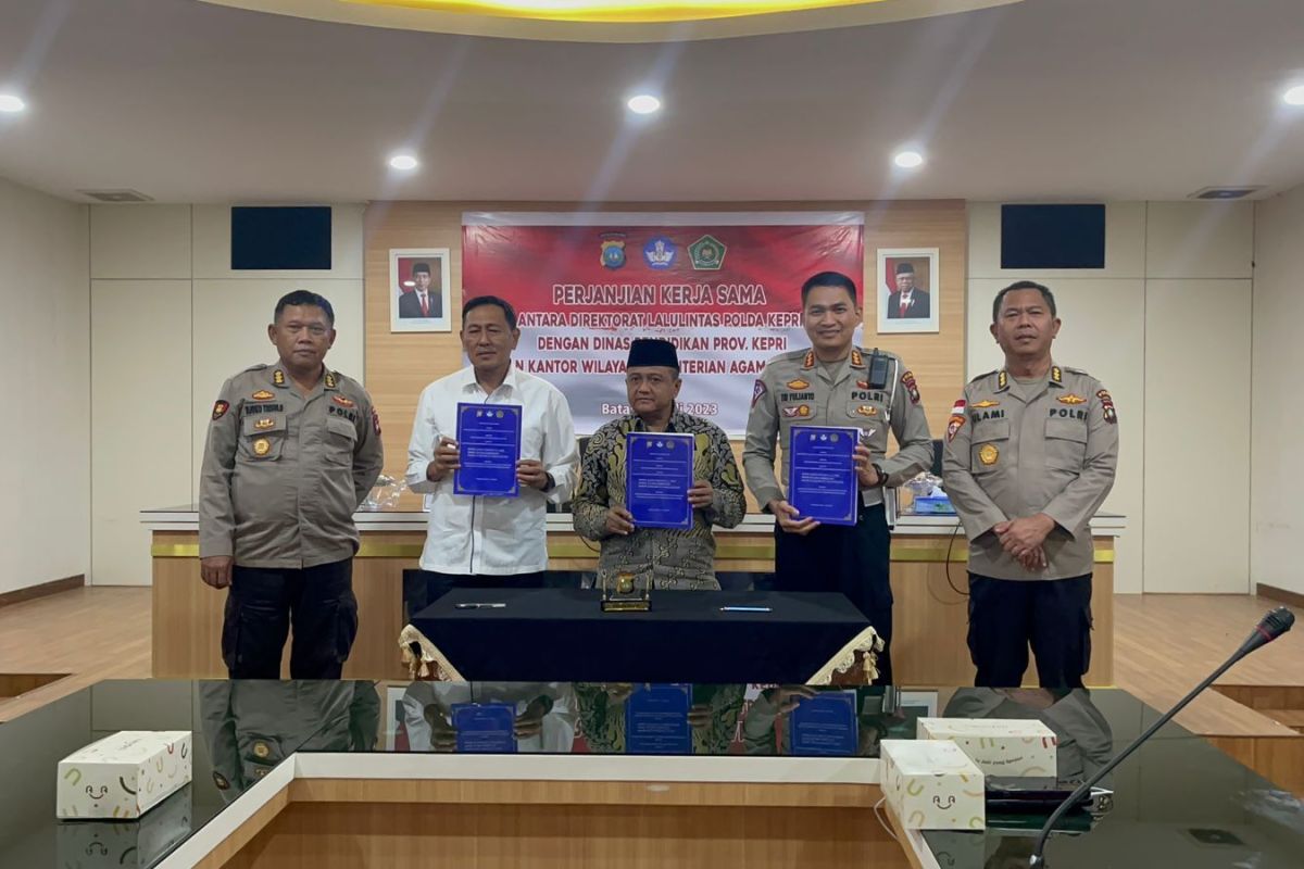 Polda dan Pemprov Kepri kerja sama mendidik pelajar paham berlalu lintas