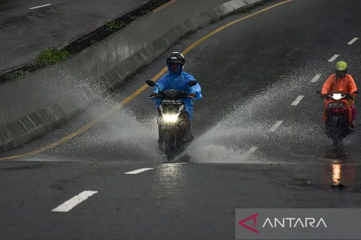 Banda Aceh diprakirakan hujan ringan pada Selasa