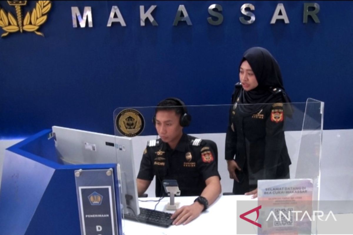 Bea Cukai Makassar periksa jamaah haji viral pulang bawa emas dari Tanah Suci