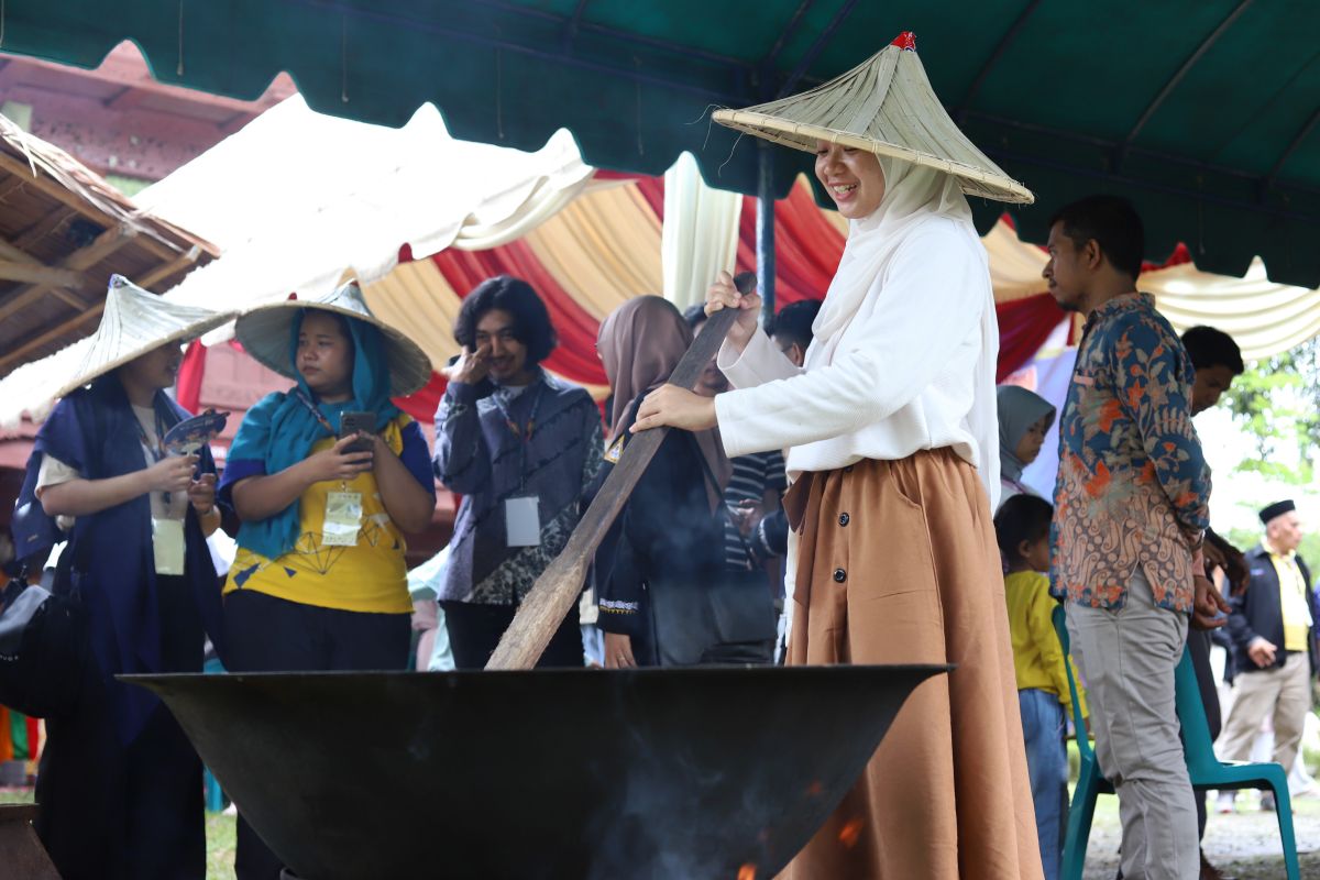 USK kenalkan budaya Aceh ke peserta IMT-GT di Lubok Sukon