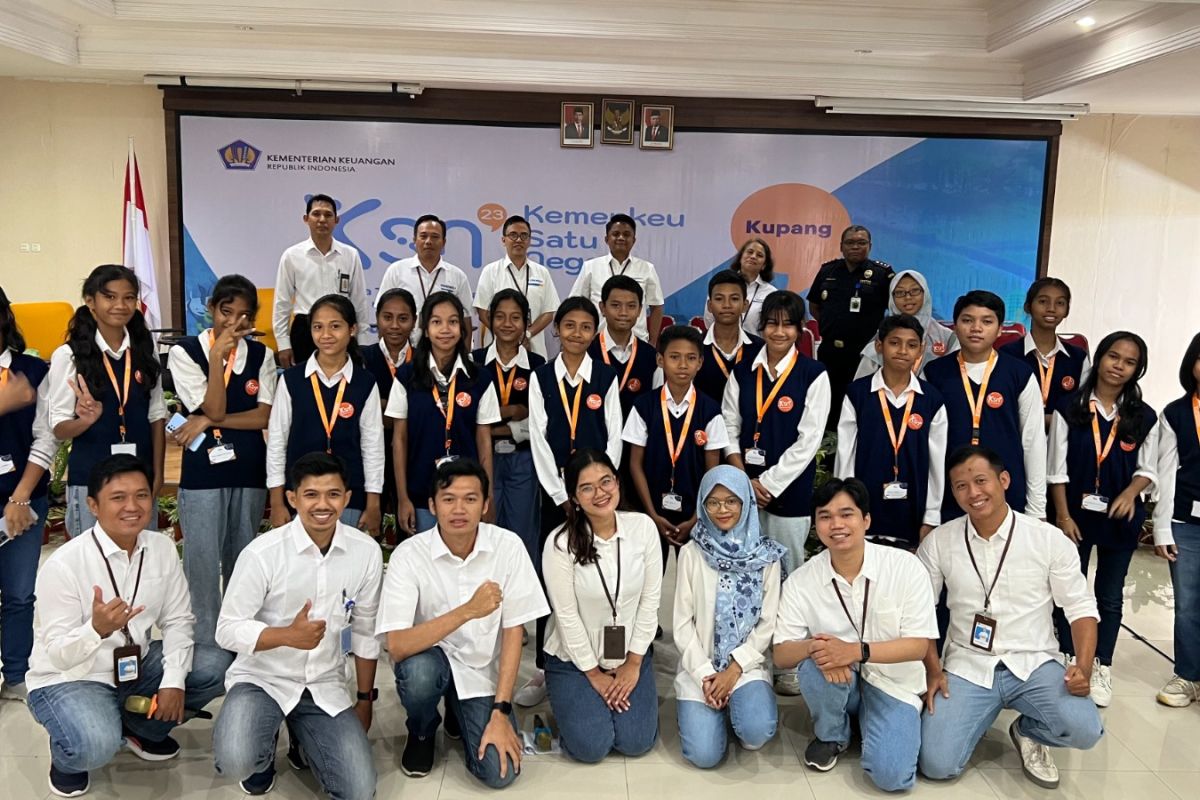 Kemenkeu edukasi pelajar SMP Kupang melalui Program Kemenkeu Satu Negeri
