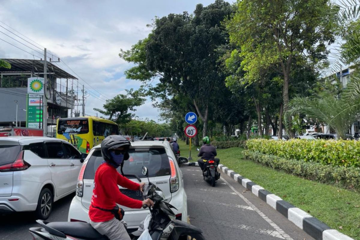 Komisi C minta Dishub tuntaskan 25 titik kemacetan di Surabaya
