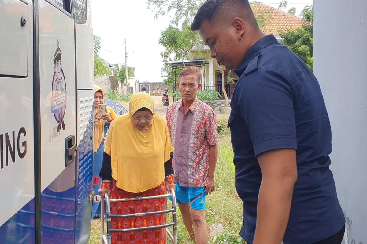 Polres Situbondo permudah layanan perpanjangan SIM bagi orang sakit