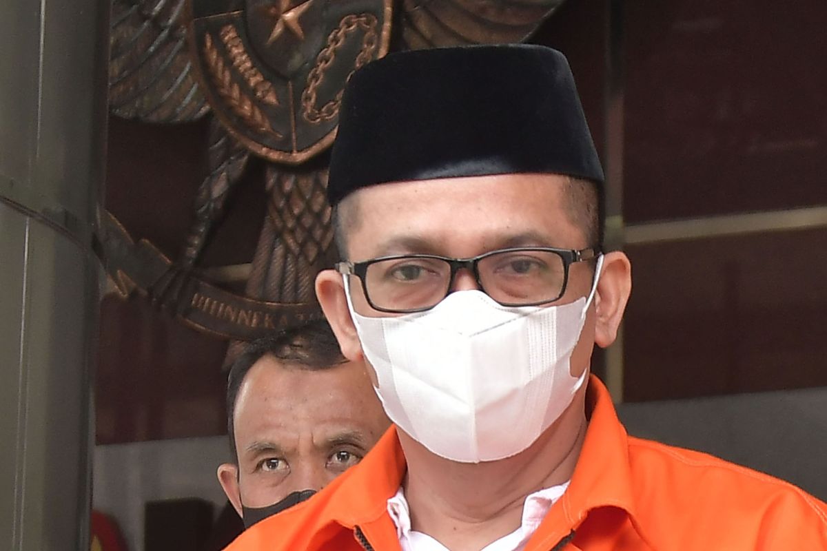 KPK Segera Sidangkan Bupati Kepulauan Meranti Nonaktif Muhammad Adil ...