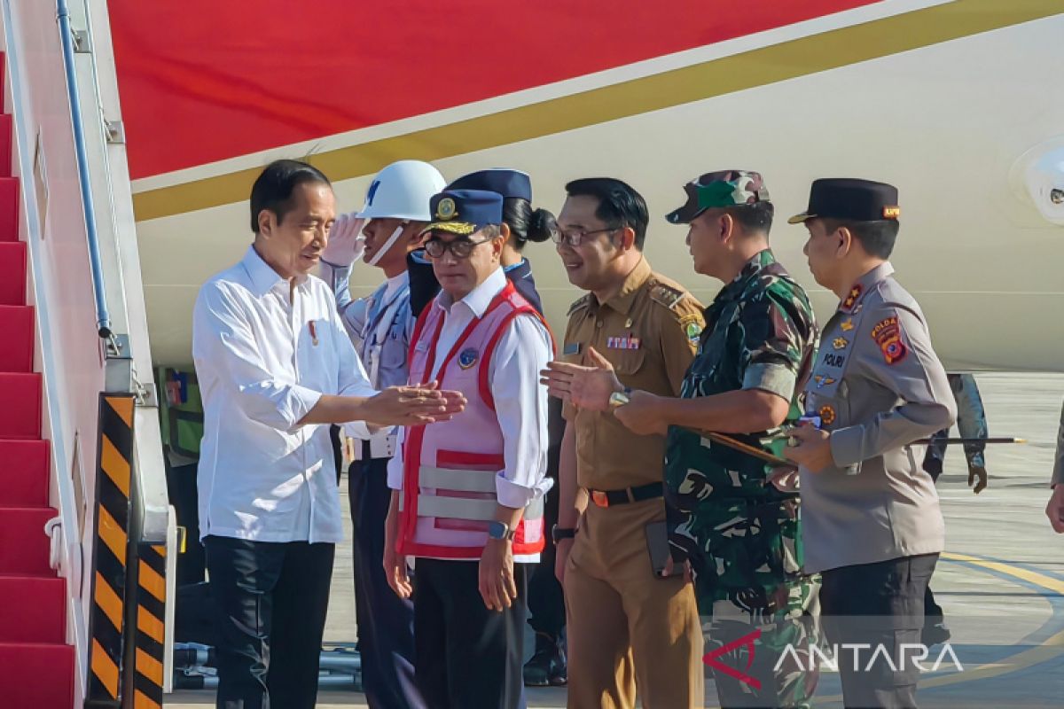 Presiden Joko Widodo harap minat investor picu lalu lintas BIJB Kertajati