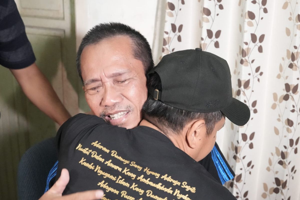 Polres Karawang janji tangkap pelaku penyiraman air keras pada seorang guru