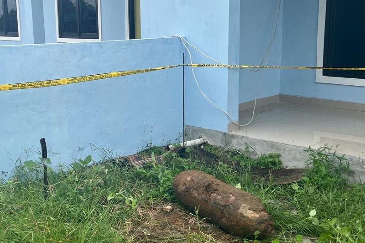 Lanud Silas Papare Jayapura musnahkan bom peninggalan PD II