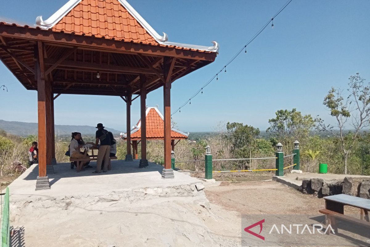 Kalurahan Wukirsari ubah bukit tandus jadi destinasi wisata Watu Gagak