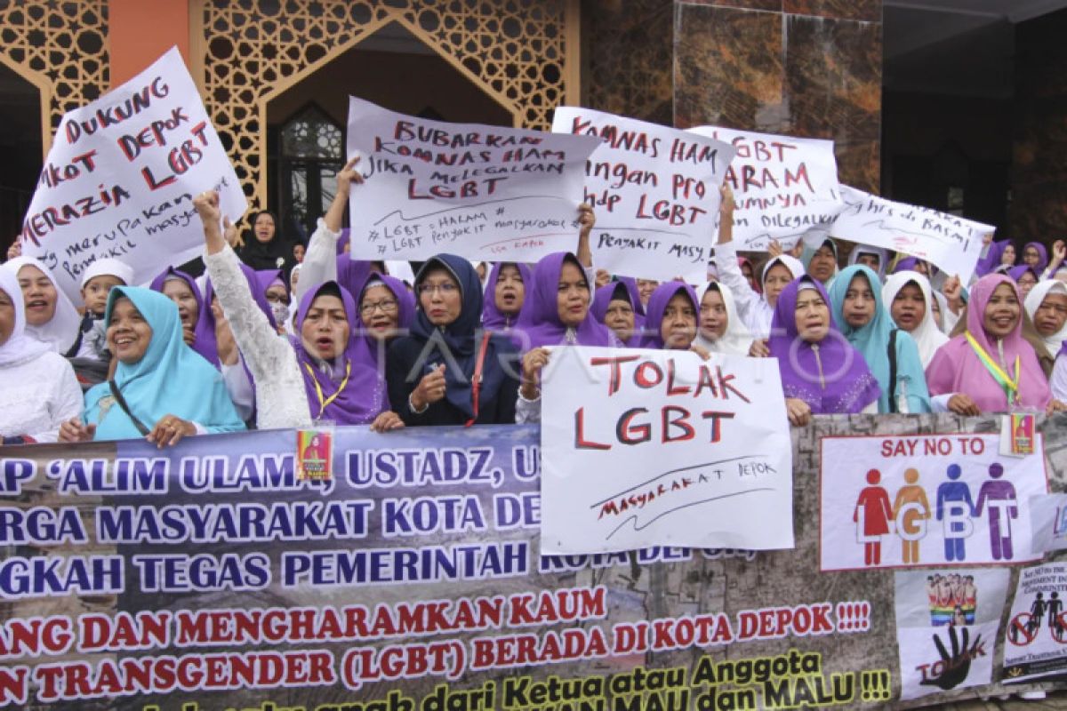 Pertemuan LGBT di Jakarta harus dilarang, tegas MUI