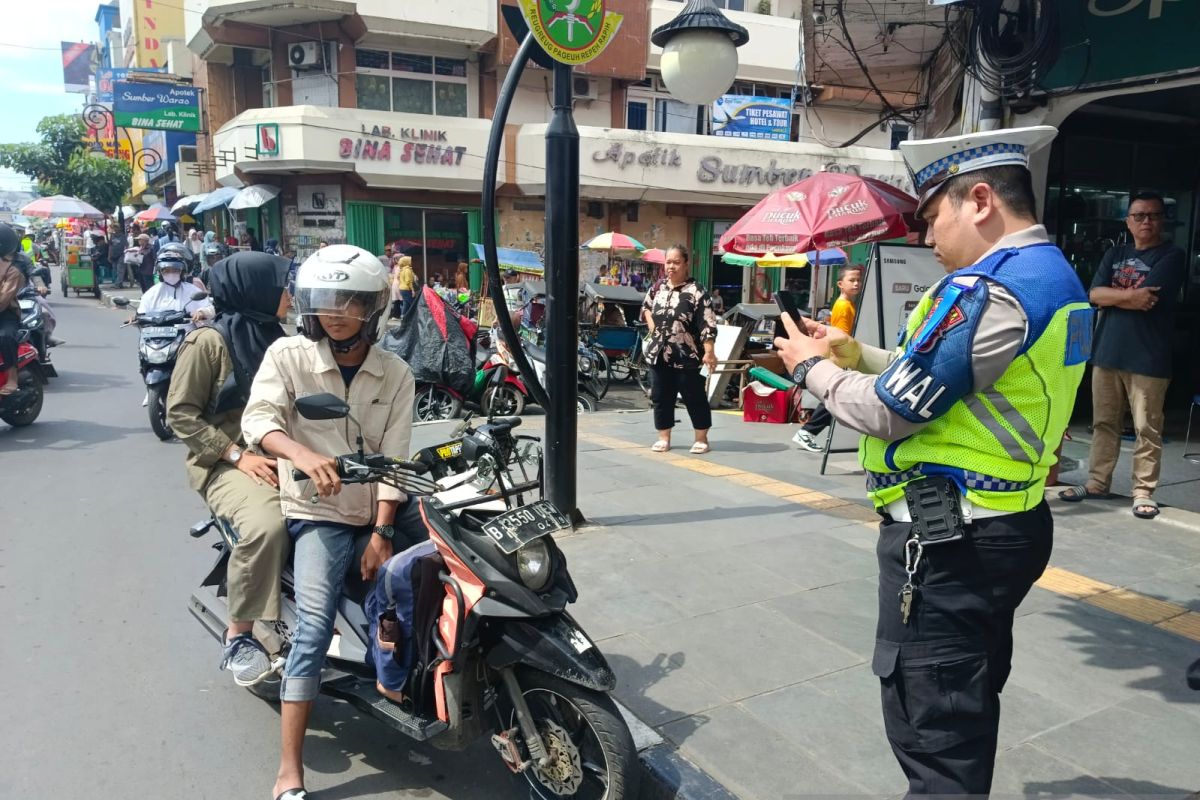 Polres Sukabumi Kota tilang 136 pengendara di hari pertama Operasi Patuh Lodaya