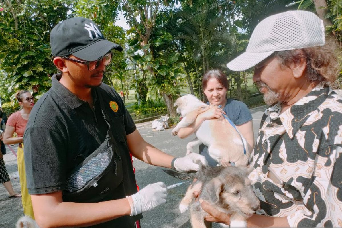 Komisi II DPRD Bali harapkan pencinta anjing ikut tangani rabies