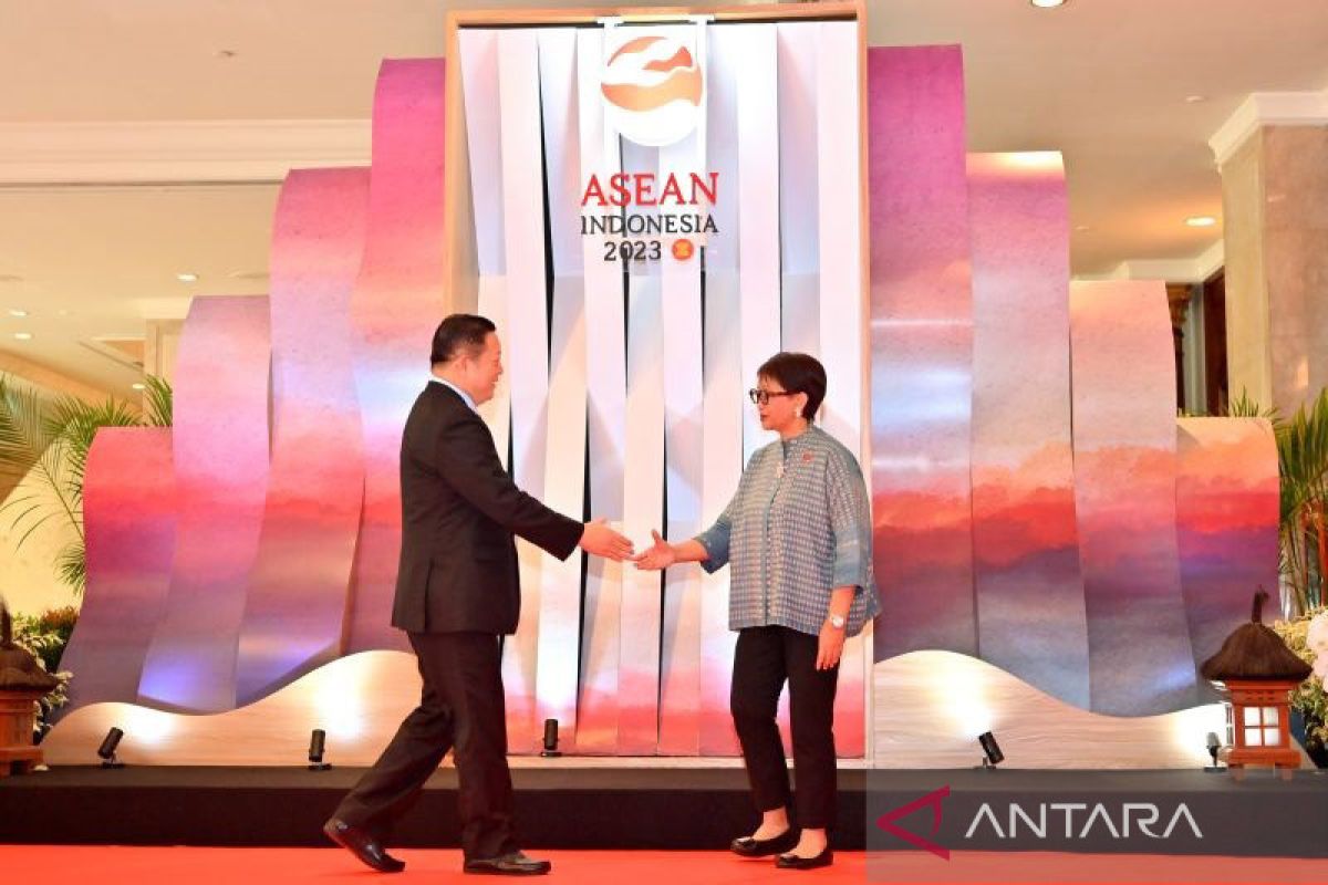 Menlu Retno sambut Menlu ASEAN jelang AMM di Jakarta