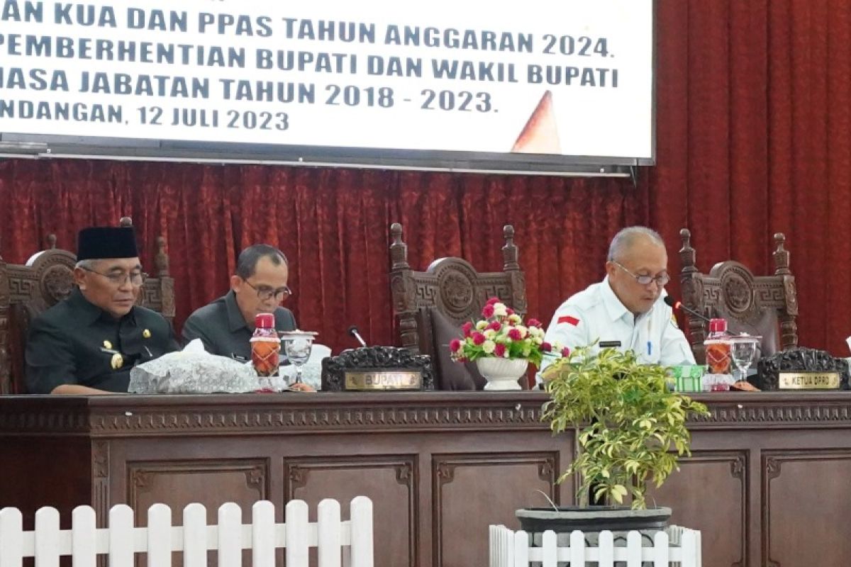 DPRD HSS umumkan usulan pemberhentian bupati dan wabup