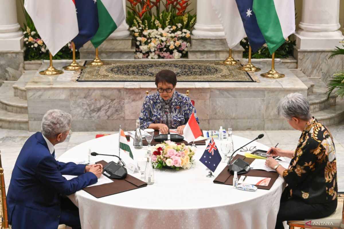 Indonesia discusses regional situation with Australia, India