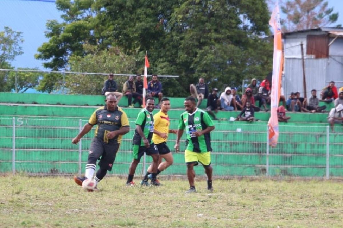 32 tim sepakbola ikut turnamen Piala KSAD di Wamena