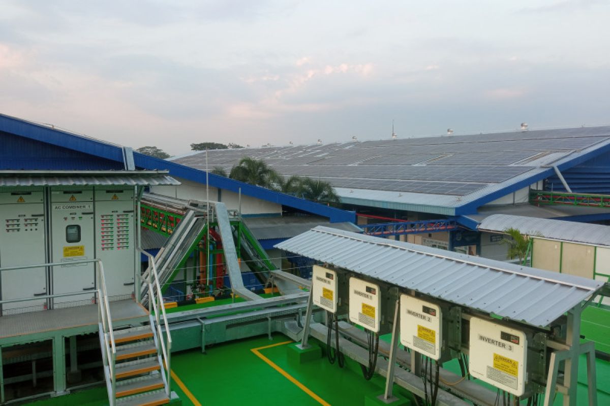 AQUA lewat PLTS 2.919 kWp membantu kurangi 3.340 ton karbon per tahun