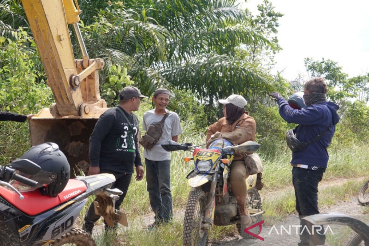 Kadis PUPR pimpin monitoring pemeliharaan jalan Batu Tunau