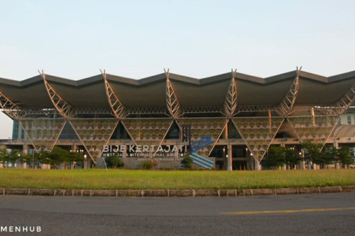 Menhub: Kehadiran Tol Cisumdawu tingkatkan aktivitas Bandara Kertajati  Majalengka