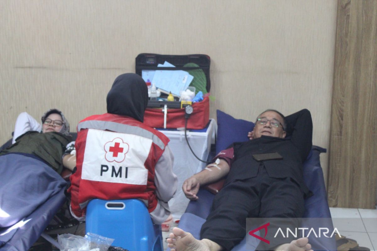 Wabup Sukabumi mengajak warga rutin donor darah