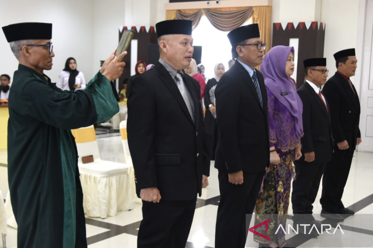 Gubernur Gorontalo lantik pejabat pimpinan tinggi pratama