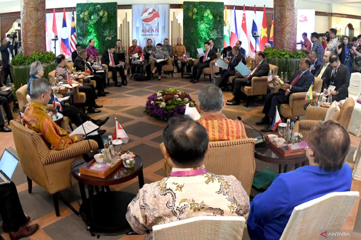 ASEAN must remain central in facing geopolitical challenges: FM