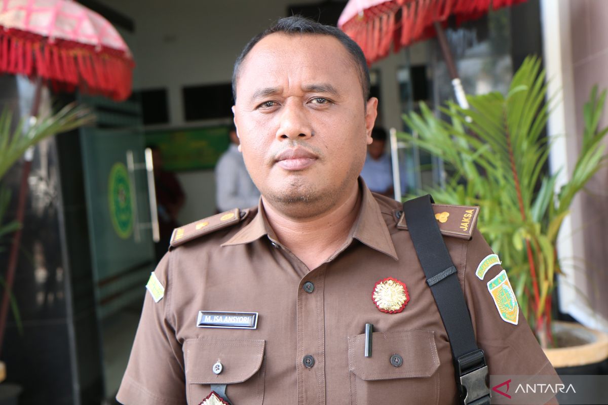 Penyidik melimpahkan berkas perkara korupsi pajak Setwan Lombok Timur