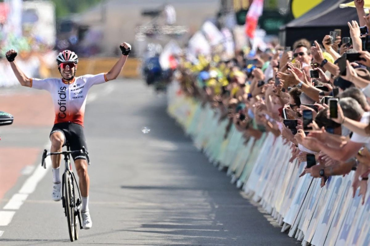 Tour de France - Vingegaard jaga kaus kuning  meski Izagirre rebut etape 12