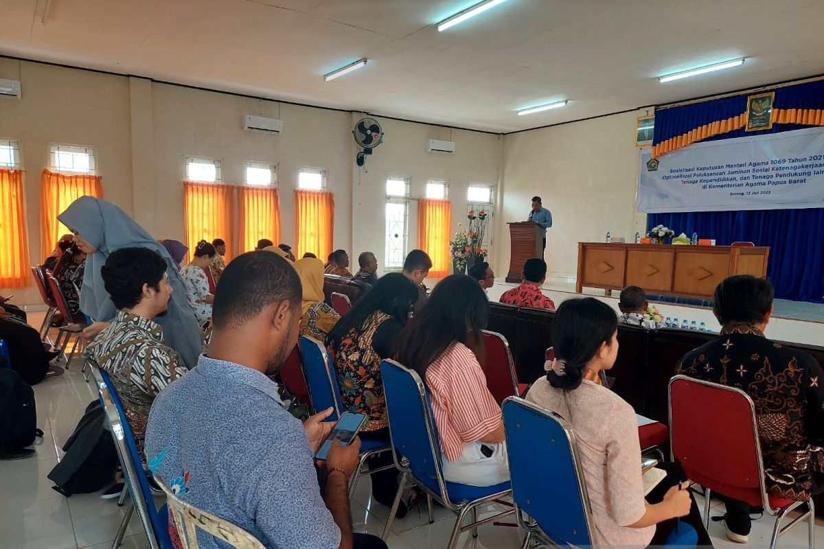 BPJAMSOSTEK beri perlindungan tenaga pendidik Kemenag Kabupaten Sorong