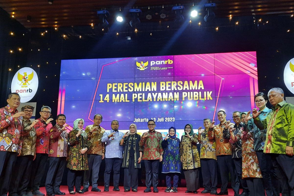 Minister opens 14 Public Service Malls across Indonesia