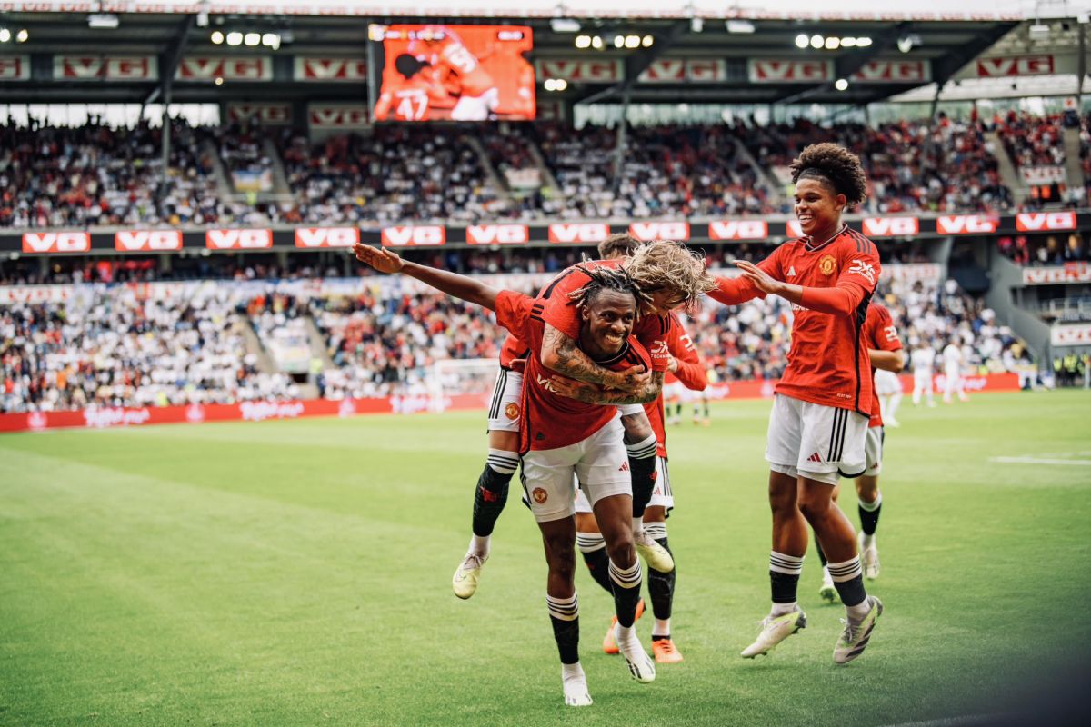 Manchester United menang 2-0 atas Leeds pada laga pramusim