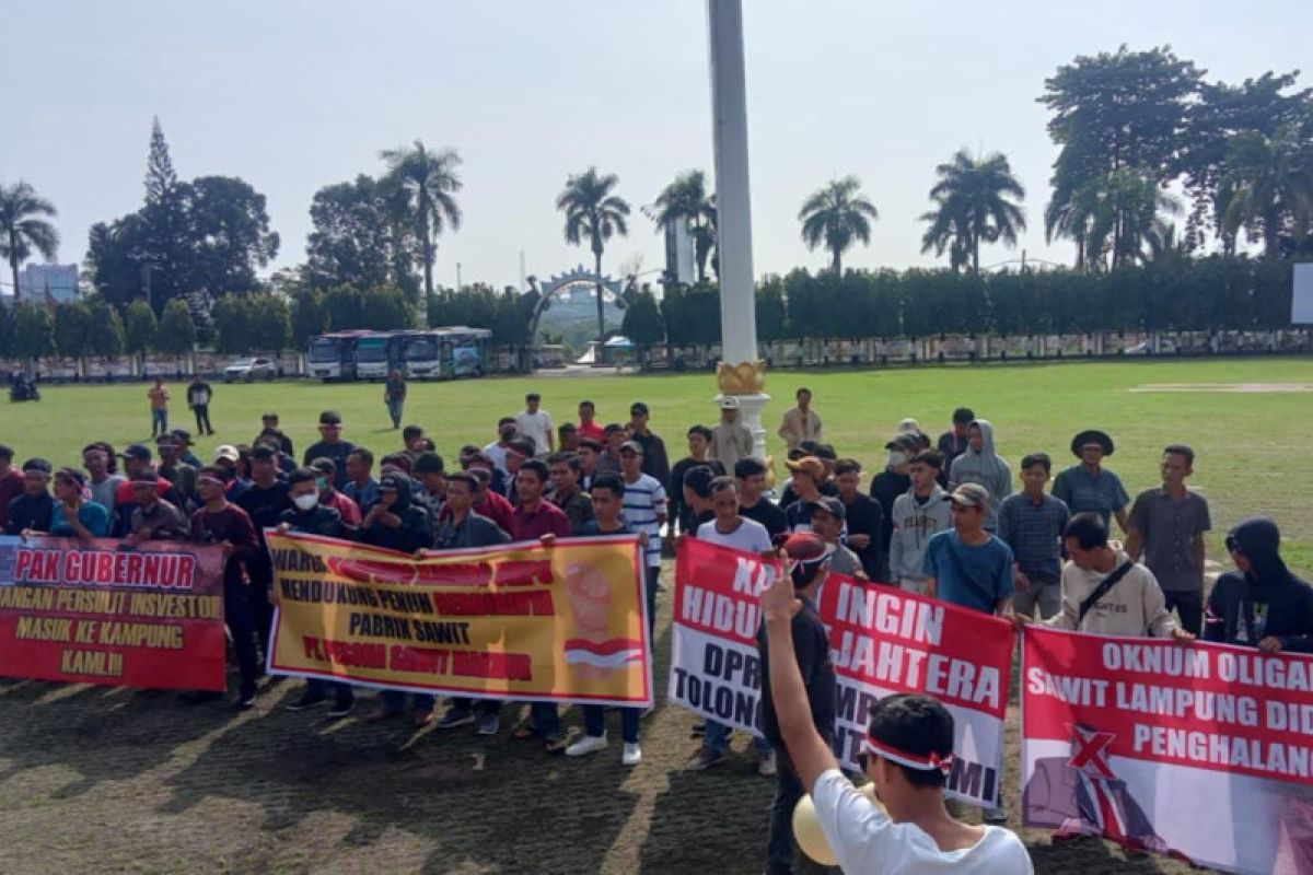 Warga Waykanan tuntut Gubernur Lampung setujui pendirian pabrik sawit