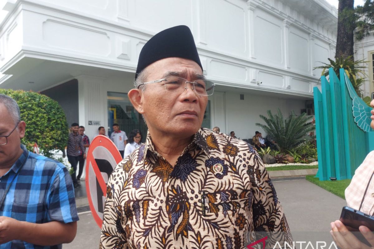 Menko PMK persilakan pemerintah daerah bentuk Satgas PPDB jika diperlukan