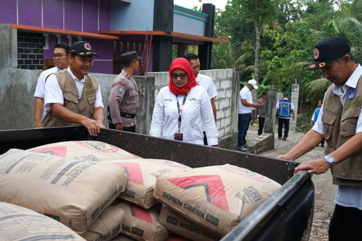 Semen Indonesia salurkan bantuan bahan bangunan untuk korban gempa DIY