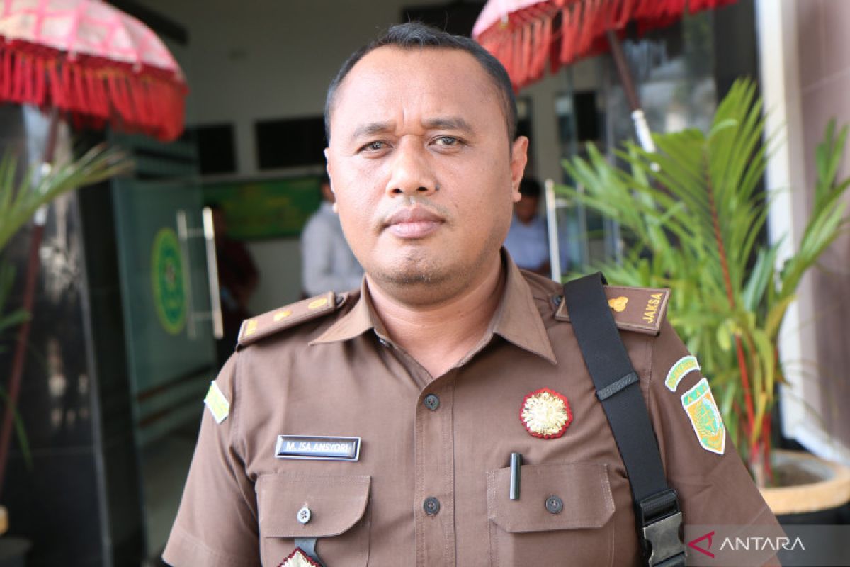 Penyidik Kejari Lombok Timur memeriksa 35 saksi kasus korupsi DAPM