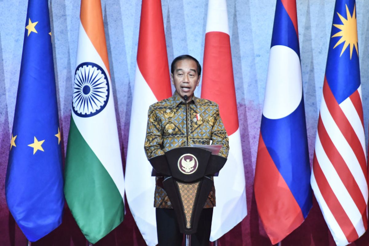Jokowi emphasizes ASEAN must not become battleground of rivalry