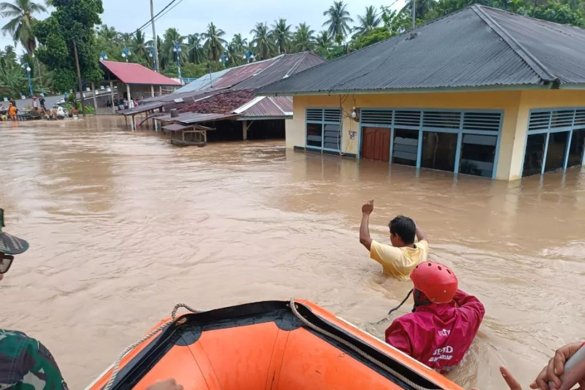 BNPB: Tiga wilayah di Sumatera Barat dilanda banjir dan longsor