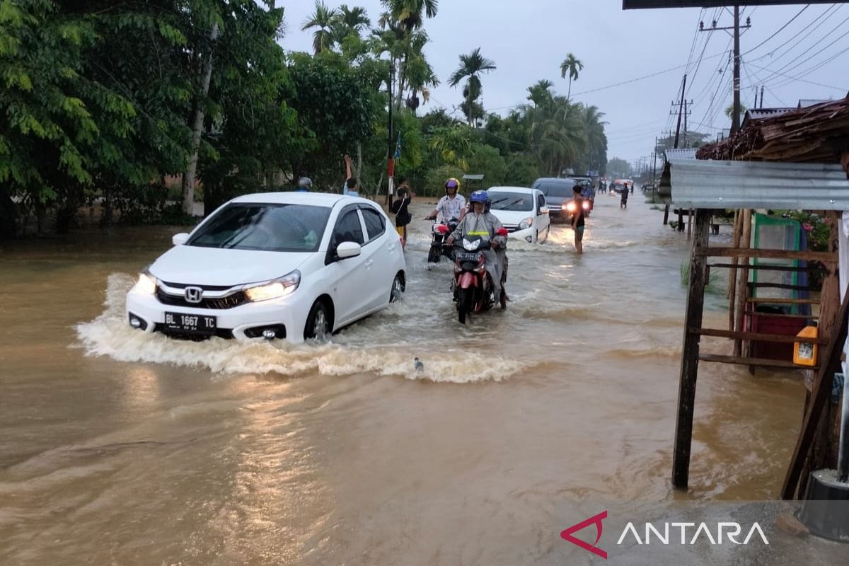 Antisipasi banjir, Warga Suak Labu-Abdya minta perlebar drainase jalan nasional