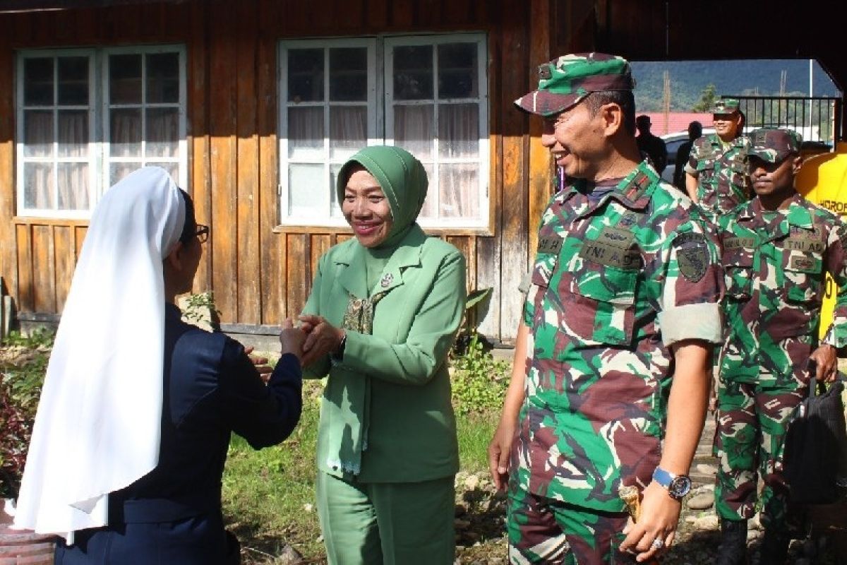 Danrem 172/PWY silaturahim dengan tokoh agama dan Kesusteran Oksibil