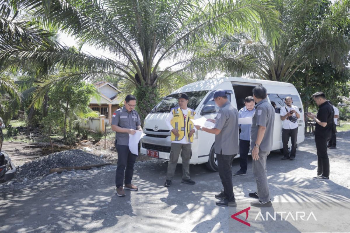 DPRD Kalsel harapkan ruas jalan di Batola tunjang kelancaran transportasi