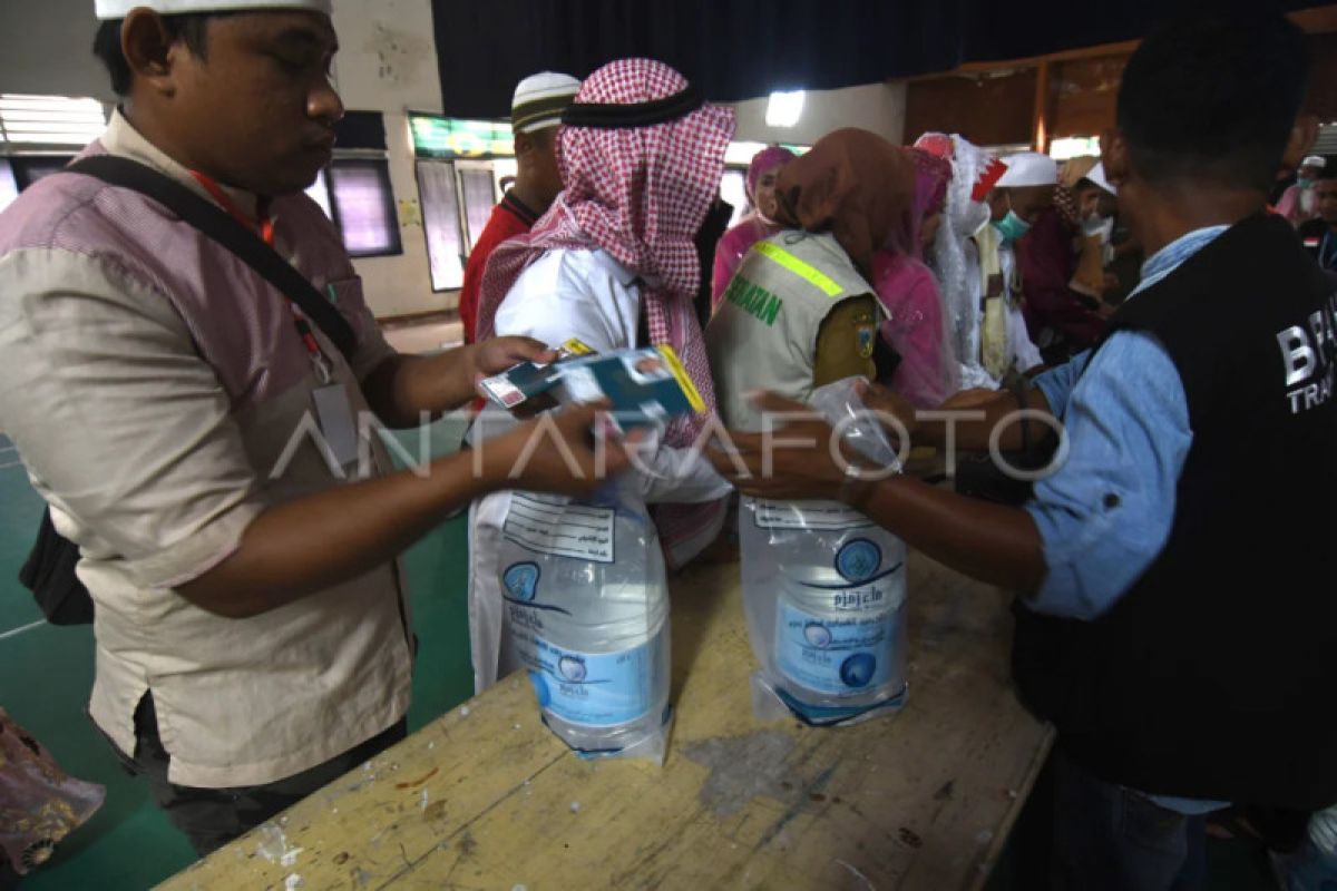 Air zamzam tambahan untuk jamaah haji telah dikirim ke Indonesia sebanyak 90 ribu galon