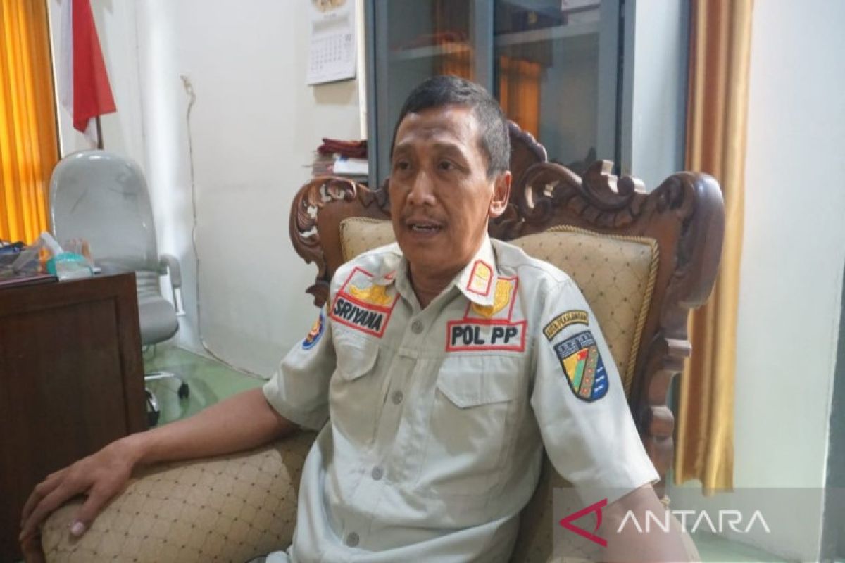 Pekalongan lakukan penindakan persuasif PK5 berdagang di  trotoar