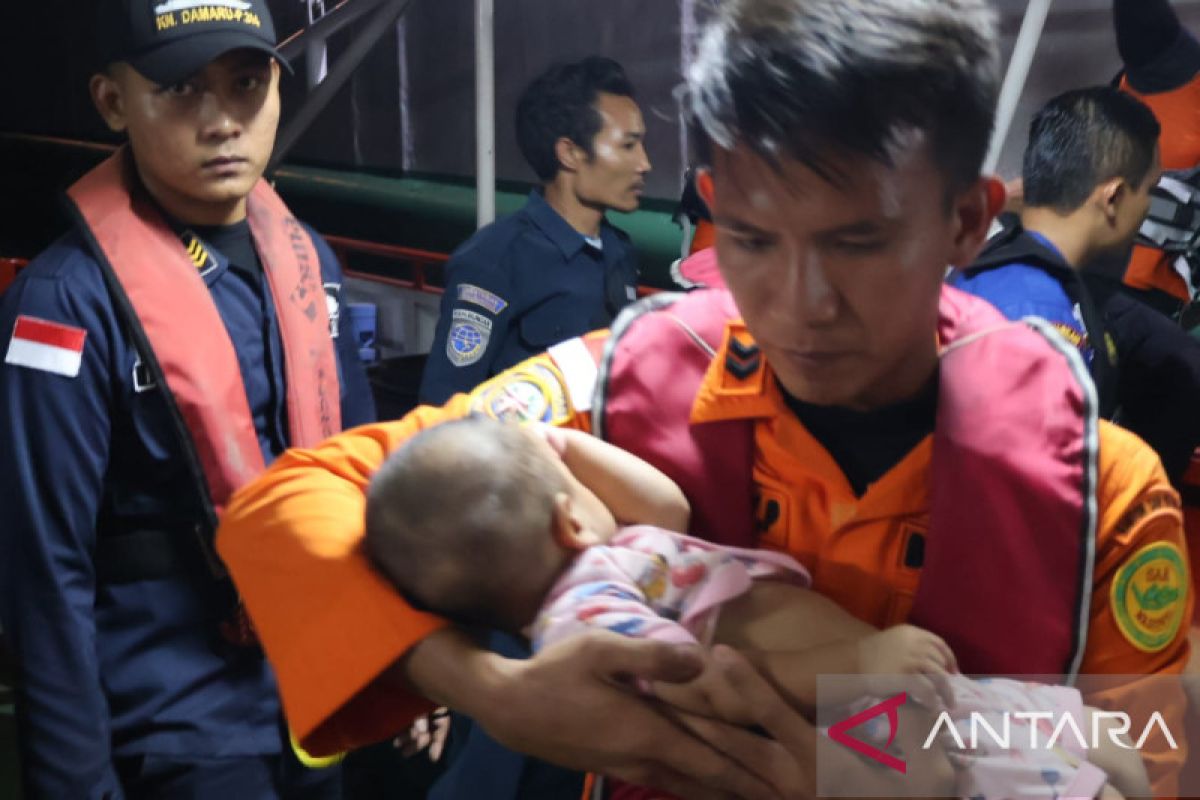 Tim SAR gabungan berhasil evakuasi 151 penumpang kapal kandas di Pangkalpinang
